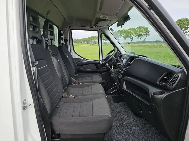Iveco Daily 35S18 2022 Diesel 7