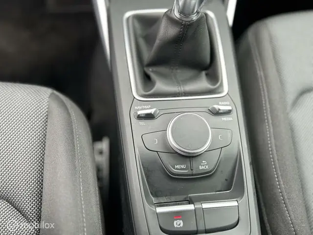 Audi Q2 1.0 TFSI Sport 2017 Benzine 18