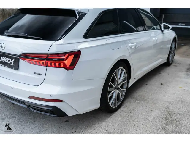 Audi A6 Avant 45 TFSI | 2019 Quattro | S-line 2019 Benzine 19