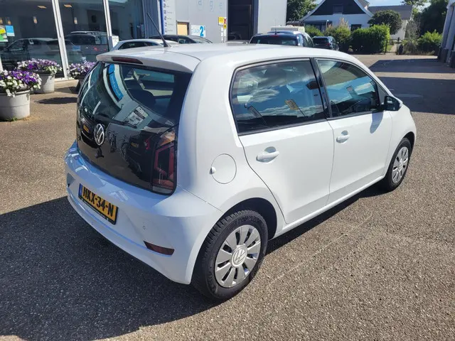 Volkswagen up! 1.0 2021 Benzine 6