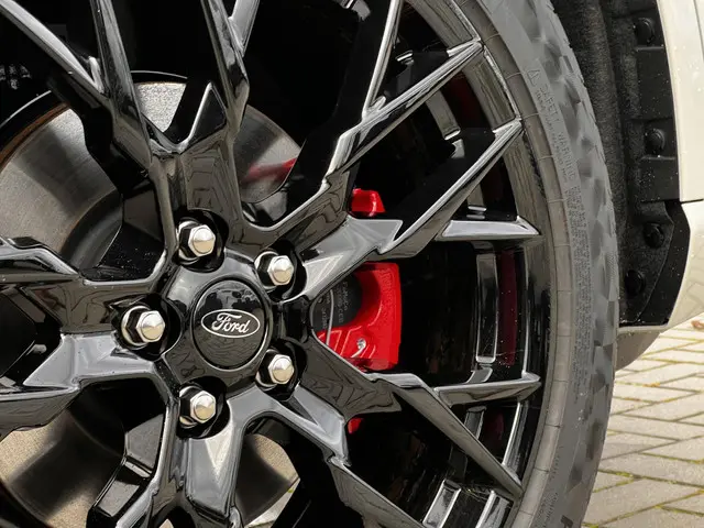 Ford Kuga 2.5 PHEV Sound Edition 2025 Hybride Benzine 45