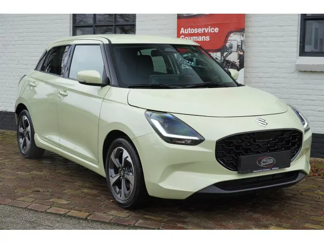 Suzuki Swift 1.2 Style Smart Hybrid 2025 Hybride Benzine 3