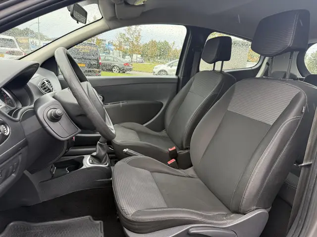Renault Clio 1.2 Collection 2013 Benzine 6