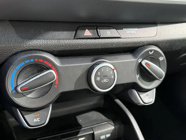 Kia Stonic 1.0 T-GDi DynamicLine 2020 Benzine 34