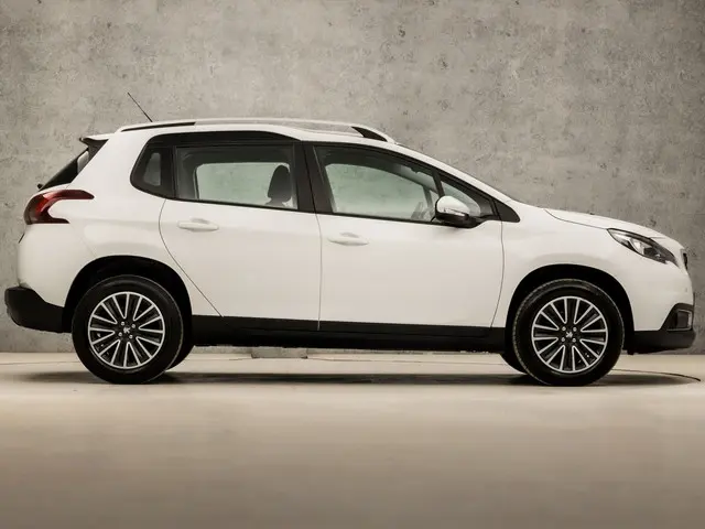 Peugeot 2008 1.2 PureTech Sport 2018 Benzine 4