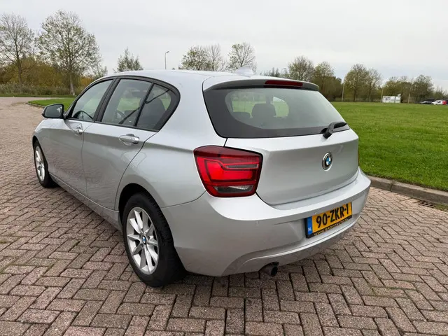 BMW 1 Serie 114i Business+ 2012 Benzine 4
