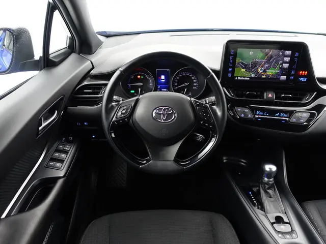 Toyota C-HR 1.8 Hybrid Dynamic Aut- 2017 Hybride Benzine 6