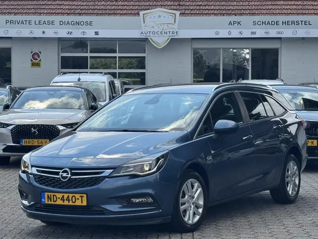 Opel Astra Sports Tourer 1.4 Business+ 2017 Benzine 2