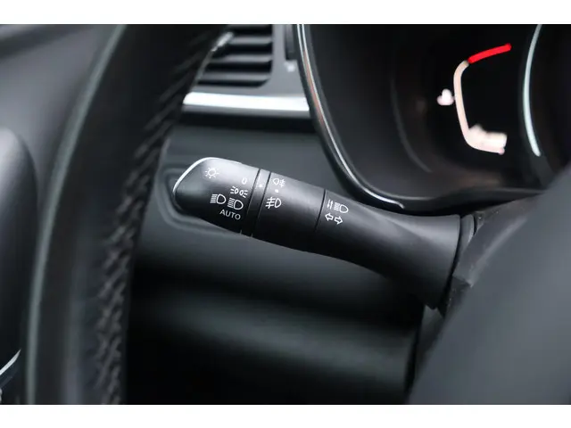 Renault Kadjar 1.2 TCe Bose 2017 Benzine 24