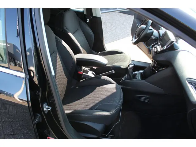 Peugeot 208 1.2 PureTech Allure 2016 Benzine 19