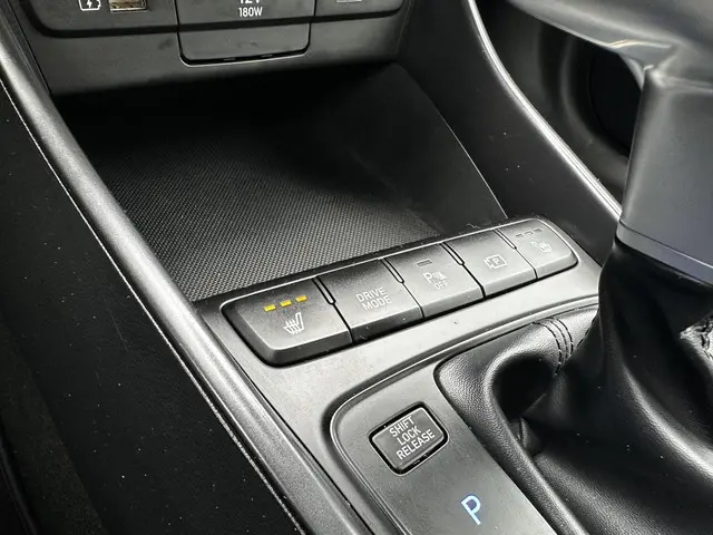 Hyundai i20 1.0 T-GDI Premium 2020 Benzine 12