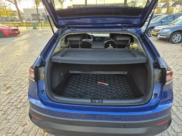 Volkswagen Taigo 1.0 TSI Life Business 2023 Benzine 8