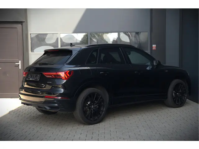 Audi Q3 40 TFSI quattro S Line Pro Line S 2019 Benzine 2