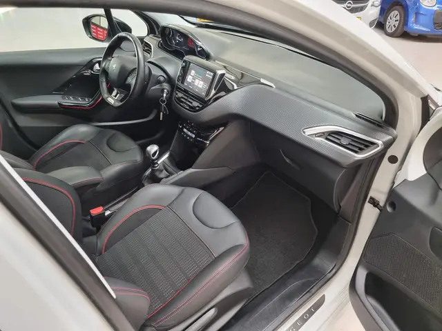 Peugeot 208 1.2 PureTech GT-Line 2019 Benzine 14