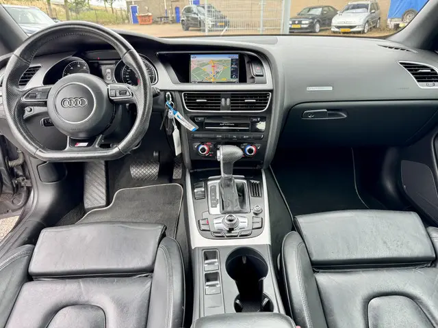 Audi A5 Cabriolet 1.8 TFSI Pro Line S 2013 Benzine 31