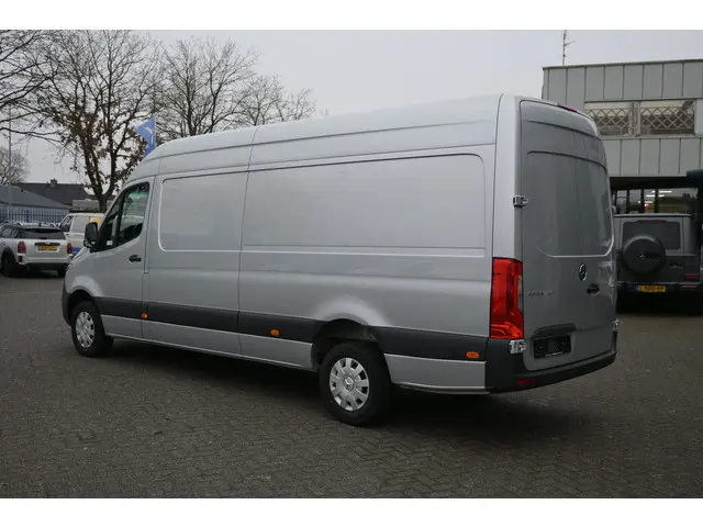 Mercedes-Benz Sprinter 317 CDI L3H2 2024 Diesel 9