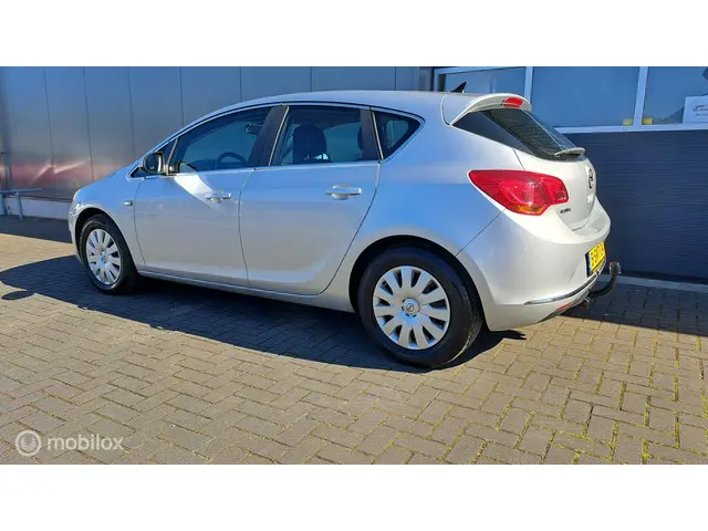 Opel Astra 1.4 Turbo Business + 2013 Benzine 9