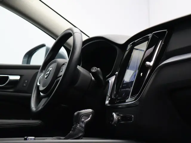 Volvo V60 2.0 T4 Momentum Pro 2019 Benzine 12