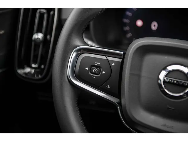 Volvo XC40 2.0 B4 Plus Black Edition 2025 Benzine 21