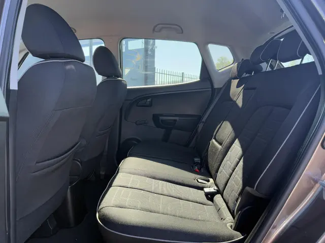 Kia Venga 1.4 CVVT Plus Pack 2013 Benzine 9