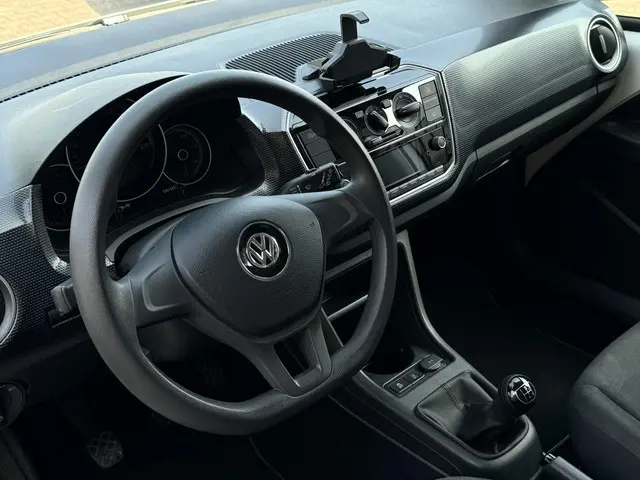 Volkswagen up! 1.0 BMT move up! 2019 Benzine 7