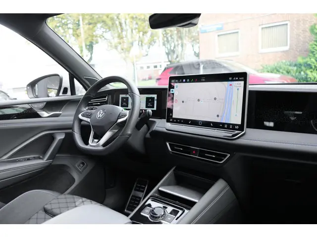 Volkswagen Tiguan 1.5 TSI R-Line 2024 Benzine 29