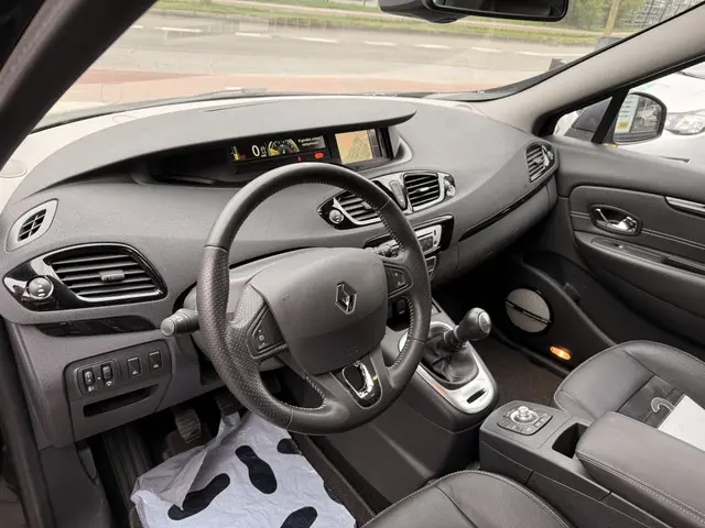 Renault Scénic 1.2 TCe Bose 2014 Benzine 15