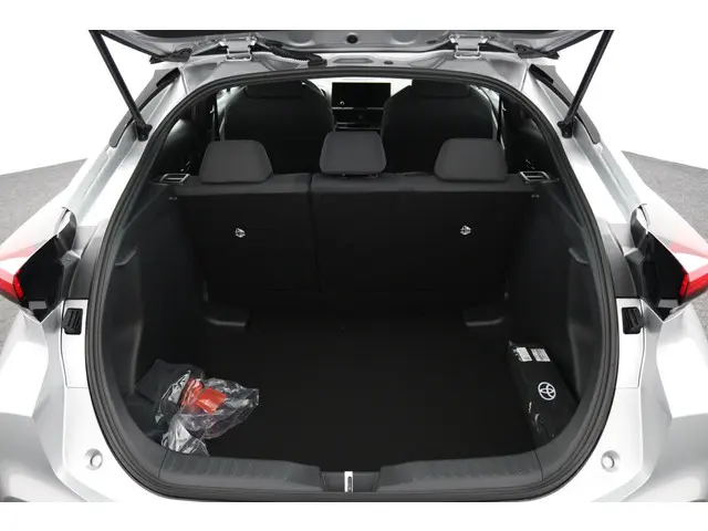 Toyota C-HR 1.8 Hybrid 140 Active 2025 Hybride Benzine 35