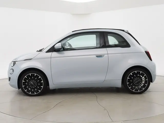 Fiat 500C 42 kWh Aut. *CELESTIAL BLUE* 2021 Elektrisch 6