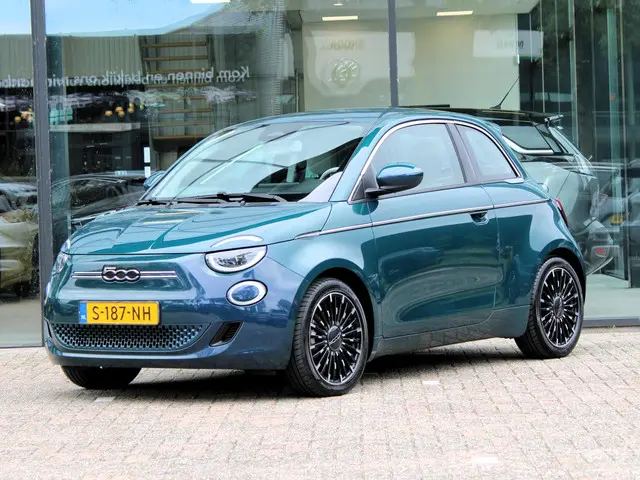 Fiat 500 3+1 La Prima 42 kWh 2023 Elektrisch 5