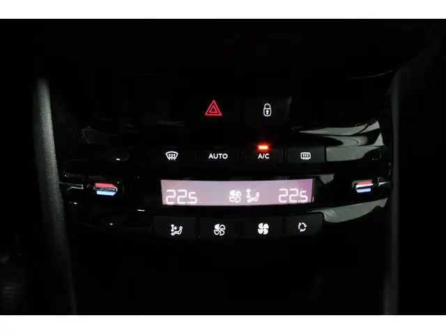 Peugeot 208 1.2 PureTech Style Pack 2015 Benzine 18