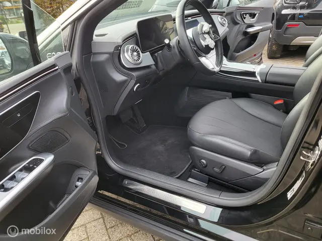 Mercedes-Benz EQE 300 AMG Line 89 kWh 2023 Elektrisch 11