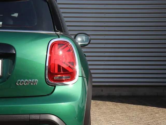 MINI 3-Deurs Cooper 2022 Benzine 35