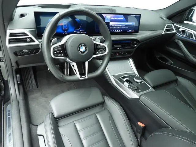 BMW 4 Serie Coupe 420i 2024 Benzine 6