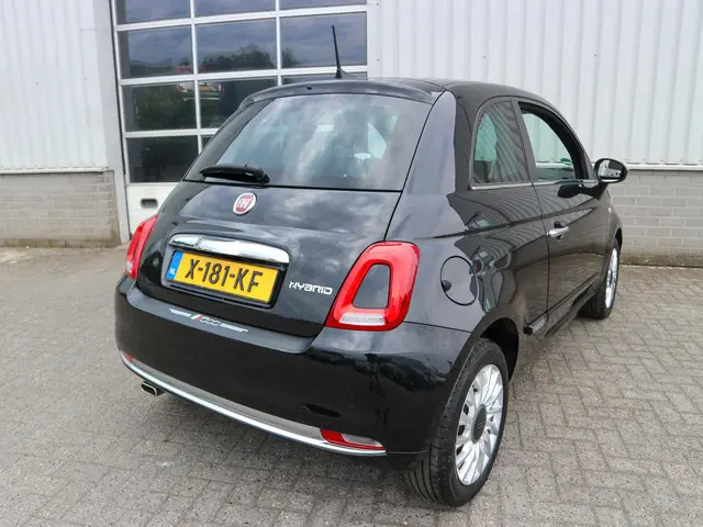 Fiat 500 1.0 Hybrid Dolce Vita 2021 Benzine 7
