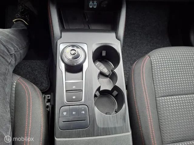 Ford Kuga 2.5 PHEV Titanium 2021 Hybride Benzine 21