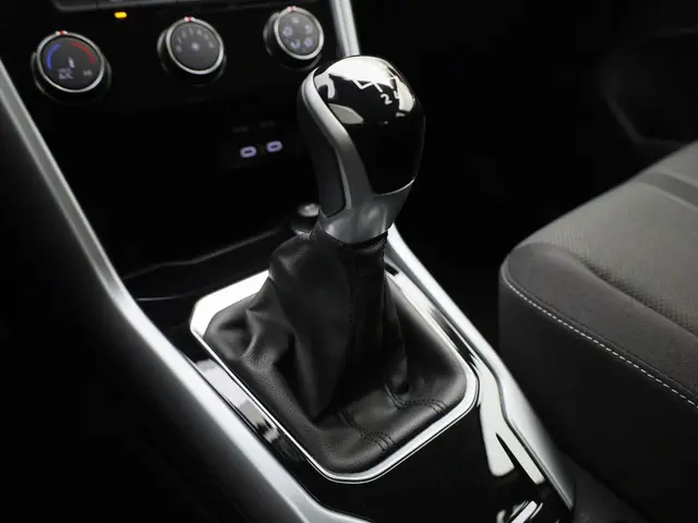 Volkswagen T-Roc 1.0TSI/110PK Life 2023 Benzine 14