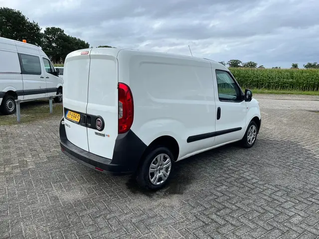 Fiat Doblò Cargo 1.3 MJ L1H1 Actual 2015 Diesel 3