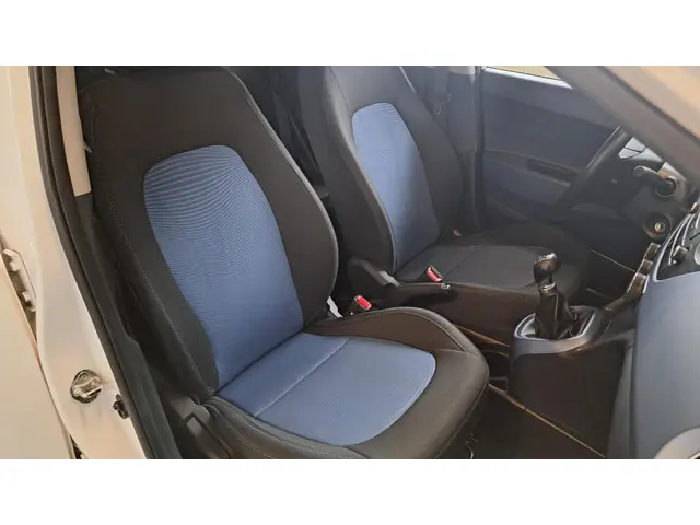 Hyundai i10 1.0i i-Motion Premium 2015 Benzine 24
