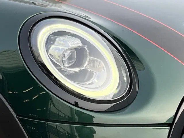 MINI Cooper Cabrio 2.0 John Works Chili 2017 Benzine 50