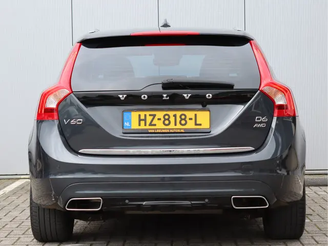 Volvo V60 2.4 D6 AWD Plug-In Hybrid 2015 Hybride Diesel 7