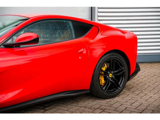 Ferrari 812 Superfast 6.5 V12 HELE 2019 Benzine 42