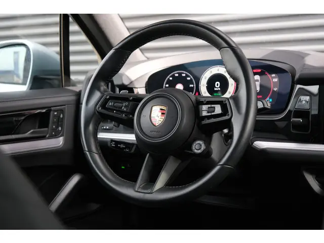 Porsche Cayenne 3.0 E-Hybrid 2023 Hybride Benzine 32