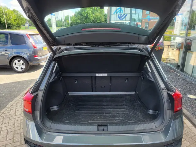 Volkswagen T-Roc 1.5 TSI Style Business 2020 Benzine 8