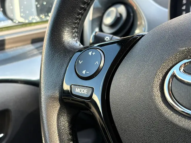 Toyota Aygo 1.0 VVT-i x-play 2019 Benzine 13