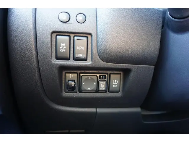 Nissan Micra 1.2 Connect Edition N-TEC 2016 Benzine 16