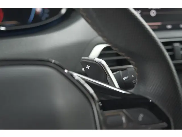 Peugeot 5008 PureTech 130 EAT8 GT Line 2020 Benzine 35