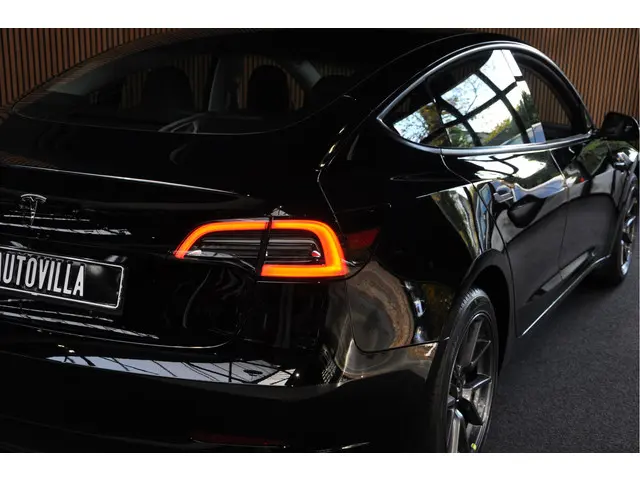 Tesla Model 3 RWD 2023 Elektrisch 27