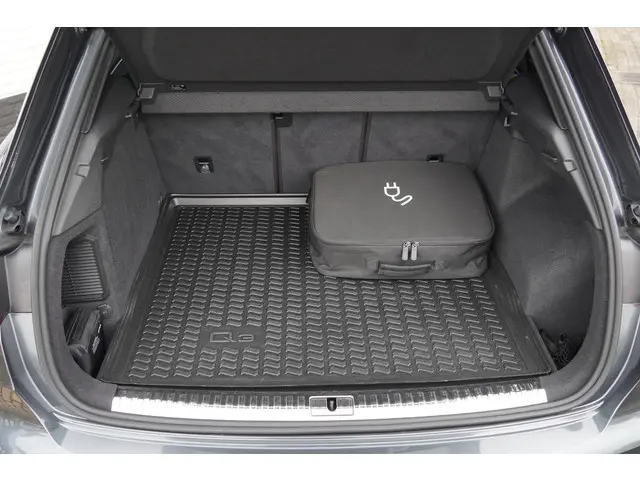Audi Q3 45 TFSI e S edition 2021 Hybride Benzine 9