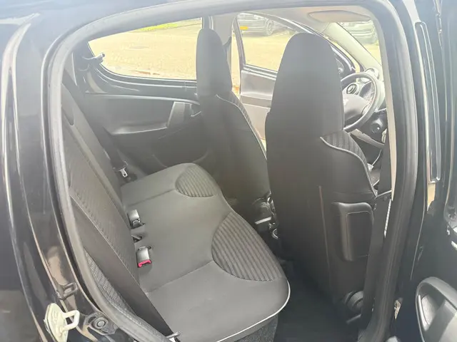 Peugeot 107 1.0 Active 2013 2013 Benzine 15